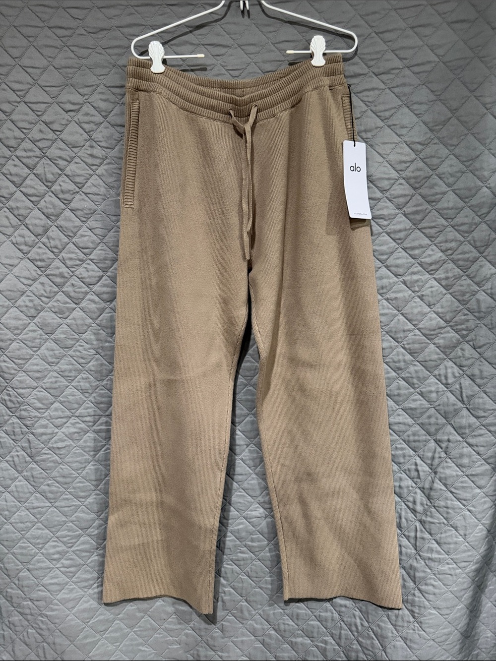 ALO Yoga Scholar Straight Leg Sweatpants Light Cocoa (L) NWT - Picture 3 of 6